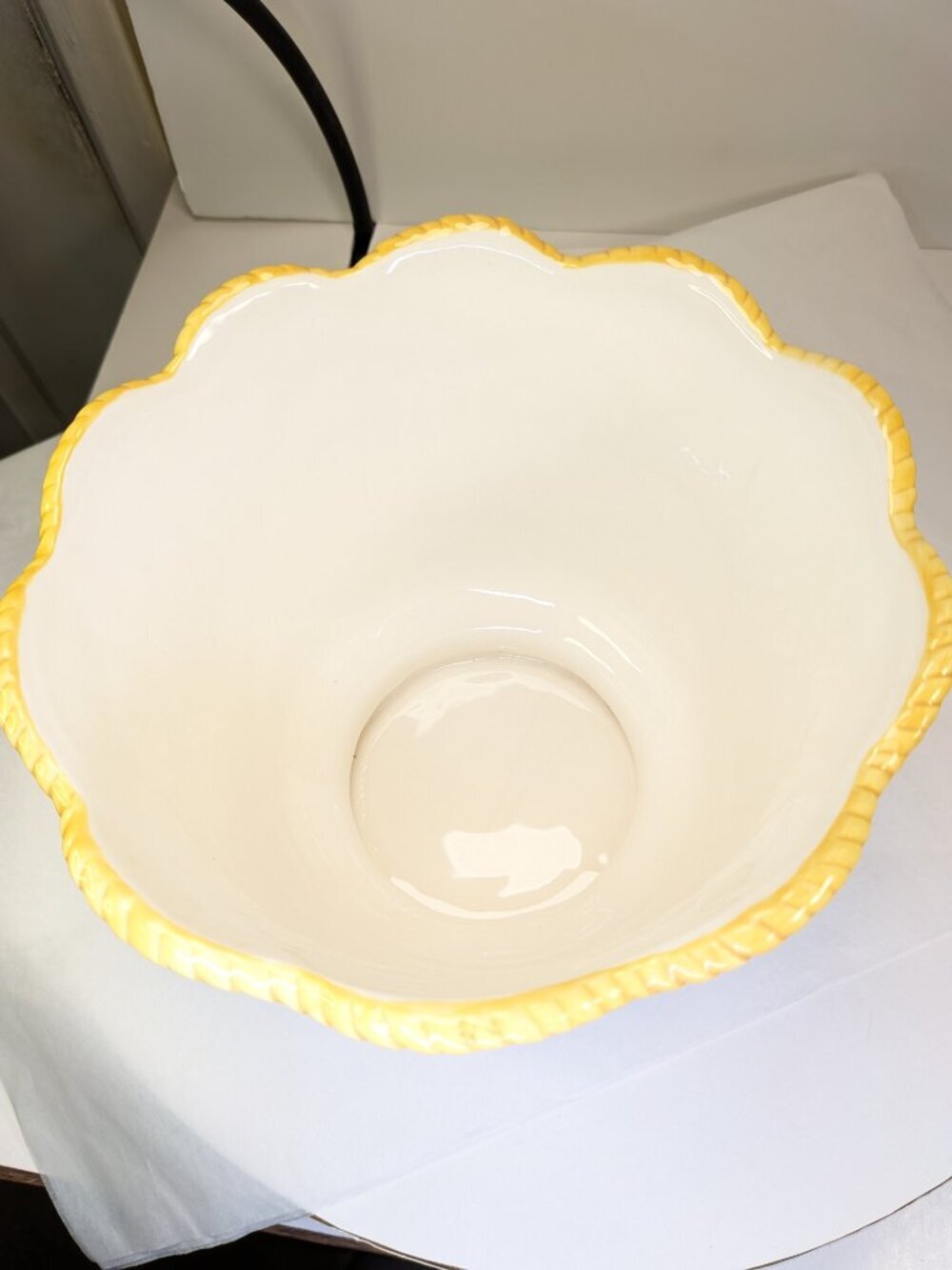 Large French Provincial Footed Cachepot | Raised Blue Relief & Rope Rim - Picture 14 of 16